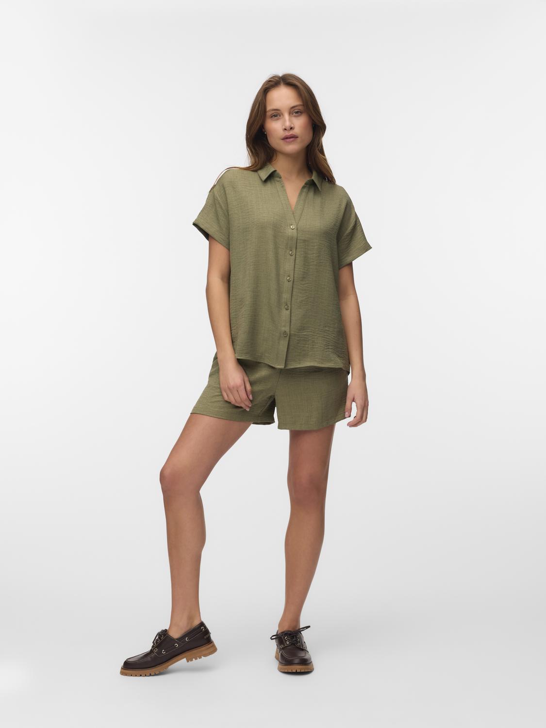 model_shot-front_full